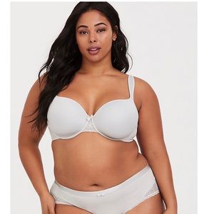 50 D Torrid  FULL COVERAGE BRA